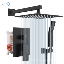 Schwarzem Wandmontaged Niederschlag versteckte Duschsystem 12 Zoll Messing Bad Regenmixer Handschauer Kombi -Set